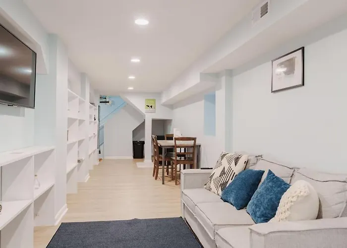 Prime Location In Lakeview Near Wrigleyville Chicago